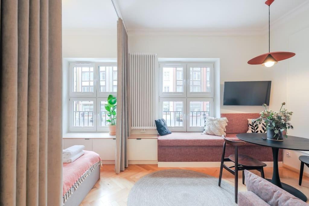 Modern Apartment In City Centre Гданьск Экстерьер фото